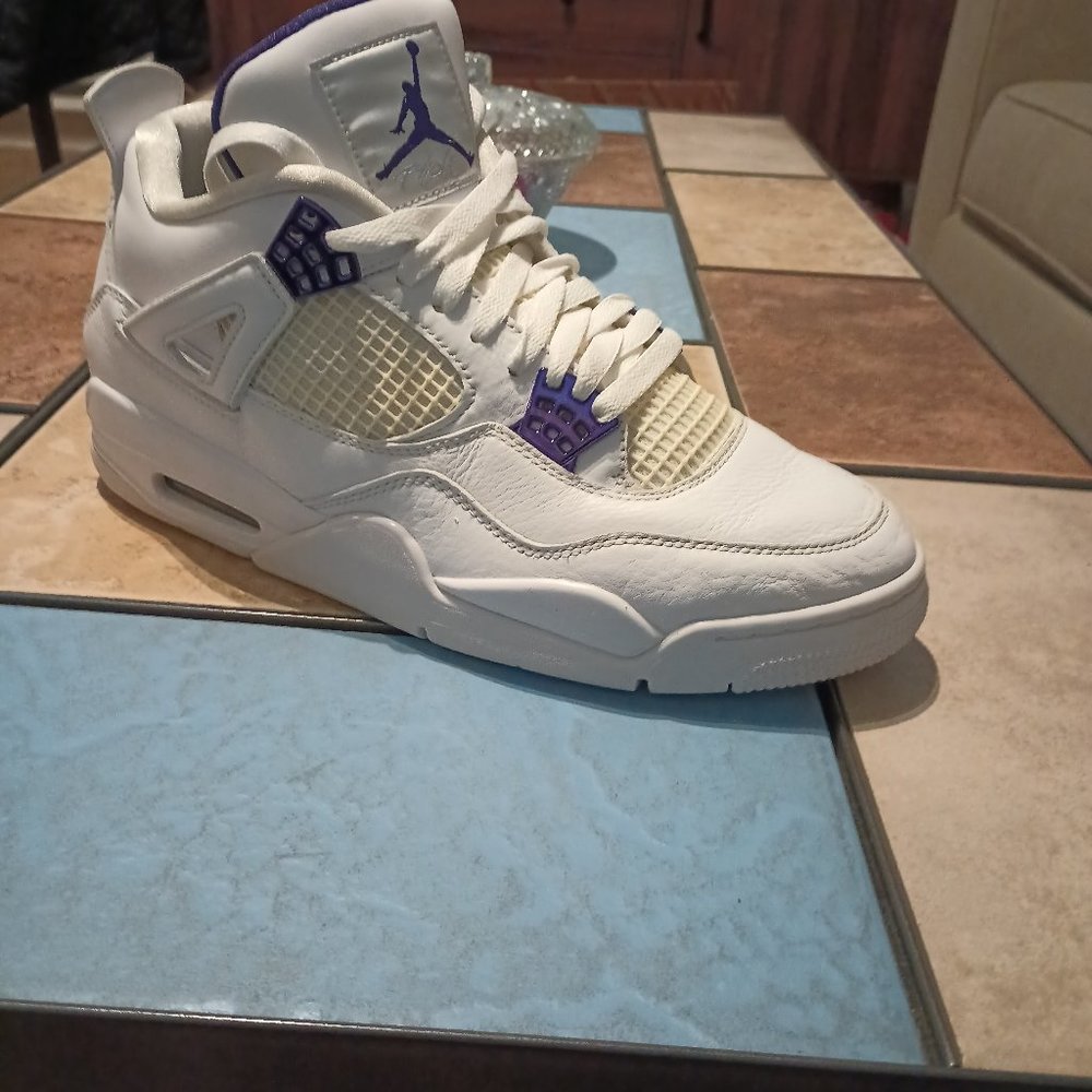 Air Jordan Retro 4